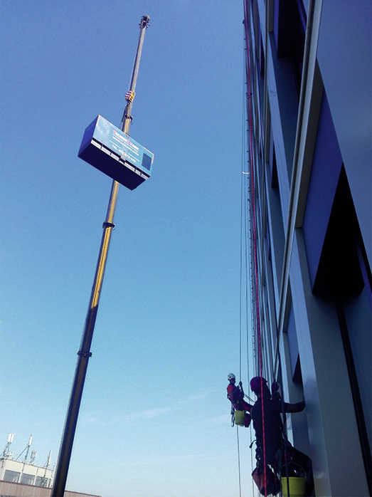 Prace wysokościowe, usługi wysokościowe - Kraków, mycie elwacji, mycie okien na wysokości