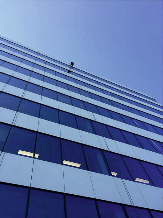 Prace wysokościowe, usługi wysokościowe - Kraków, mycie elwacji, mycie okien na wysokości